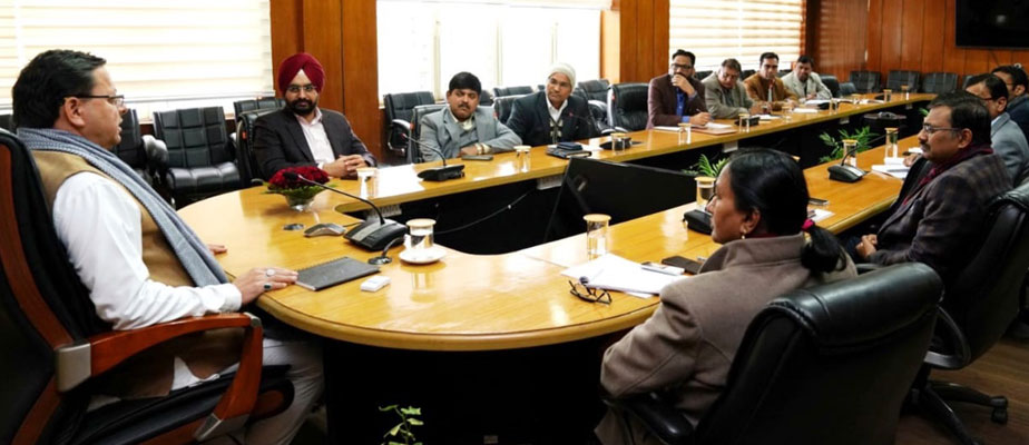 मुख्यमंत्री धामी ने की जोशीमठ में चल रहे राहत कार्यों की समीक्षा
