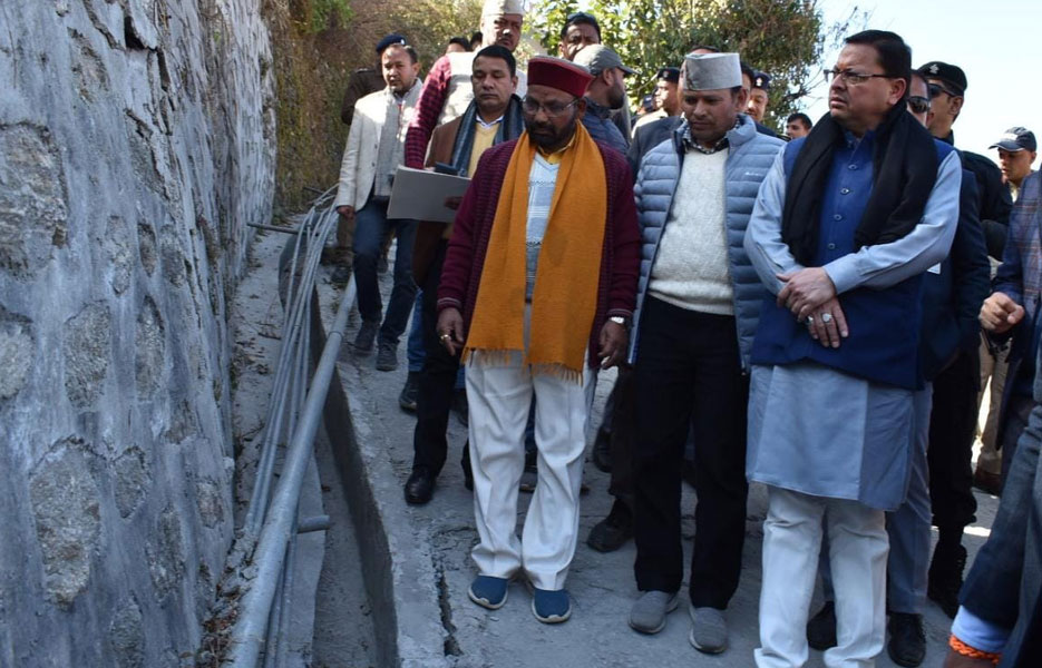 जोशीमठ प्रभावितों की पीड़ा पर भावुक हुए मुख्यमंत्री पुष्कर सिंह धामी