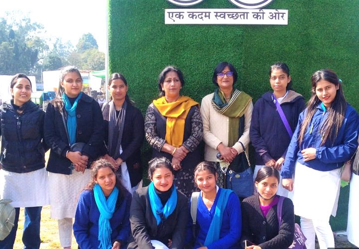 एमकेपी पीजी कॉलेज की छात्राओं ने स्वच्छता चौपाल में की शिरकत