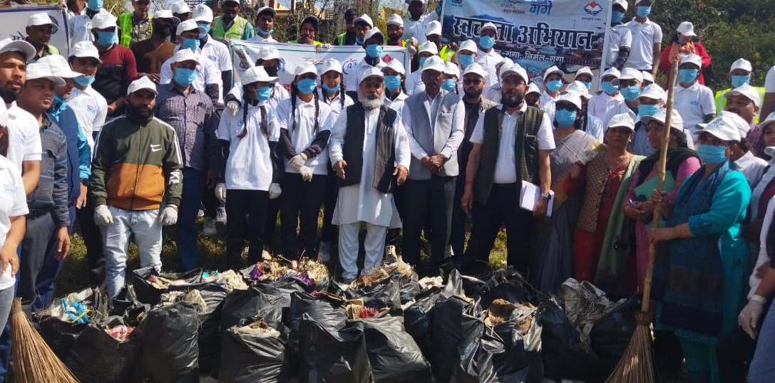 गवर्नमेंट पीजी कॉलेज रायपुर ने रिस्पना के तट पर चलाया स्वच्छता अभियान