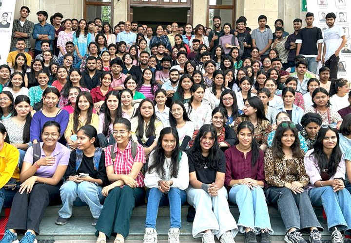 दून विश्वविद्यालय के 241 मेधावी छात्र/छात्राओं को सीएम उच्च शिक्षा प्रोेत्साहन छात्रवृत्ति