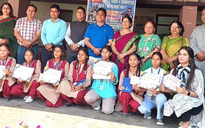 पीएमश्री जीजीआईसी राजपुर रोड में बोर्ड परीक्षा में अव्वल रही छात्राएं सम्मानित