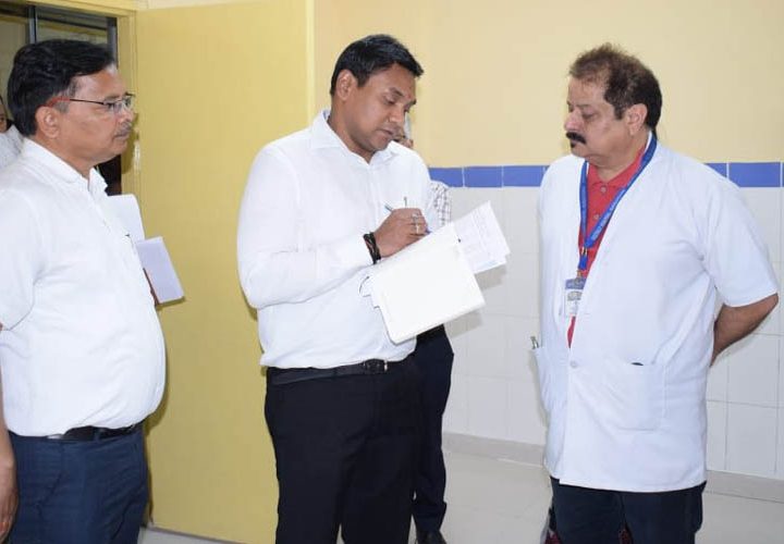 सचिव डा. राजेश कुमार ने जाना स्वास्थ्य सुविधाओं का हाल