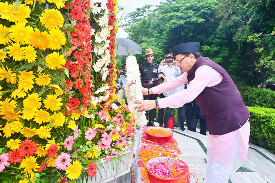 सीएम धामी ने कारगिल शहीदों को श्रृद्धांजलि दी