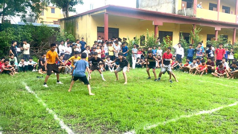 पुष्पा बडेरा सरस्वती विद्या मंदिर इंटर कॉलेज ढालवाला में खेलकूद प्रतियोगिता का शुभारंभ