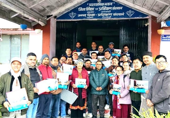 डायट बड़कोट में पाठ्यपुस्तकों में स्थानीय भाषाओं के समावेशन कार्यशाला