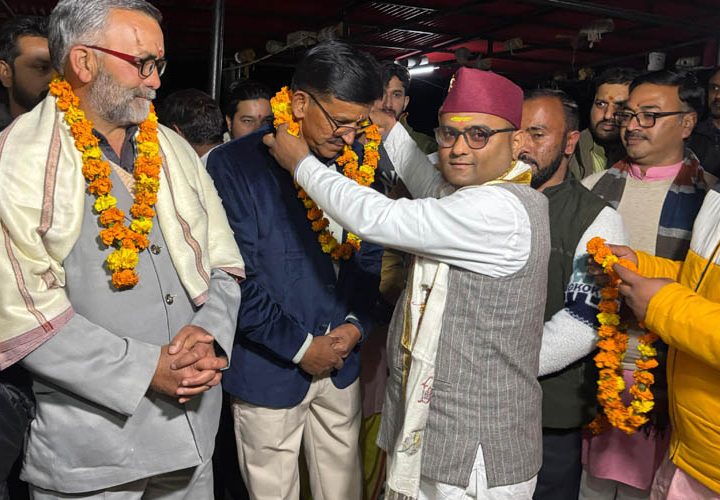 ब्रिगेडियर विद्याधर जुयाल संस्कृत विद्यालय भुवनेश्वरी में गुरू सम्मान कार्यक्रम