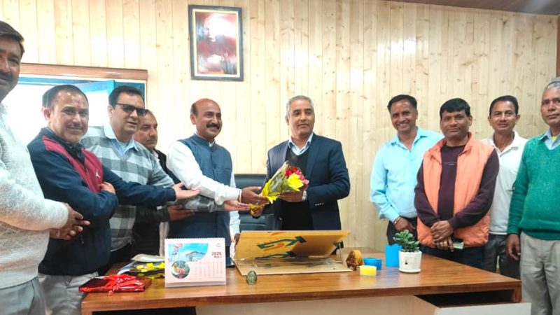 जूहा शिक्षक संगठन के प्रतिनिधिमंडल की डीईओ बेसिक से भेंट, किया स्वागत और रखी मांगें