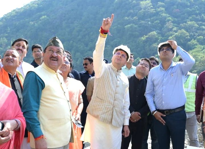 सीएम धामी ने ग्राउंड जीरो पर किया यात्रा व्यवस्थाओं का निरीक्षण