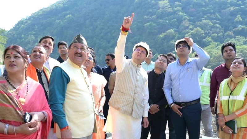 सीएम धामी ने ग्राउंड जीरो पर किया यात्रा व्यवस्थाओं का निरीक्षण