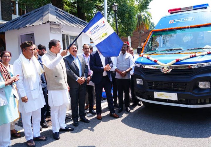 HDFC बैंक द्वारा दी गई एम्बुलेंस का सीएम धामी ने किया फ्लैग ऑफ’