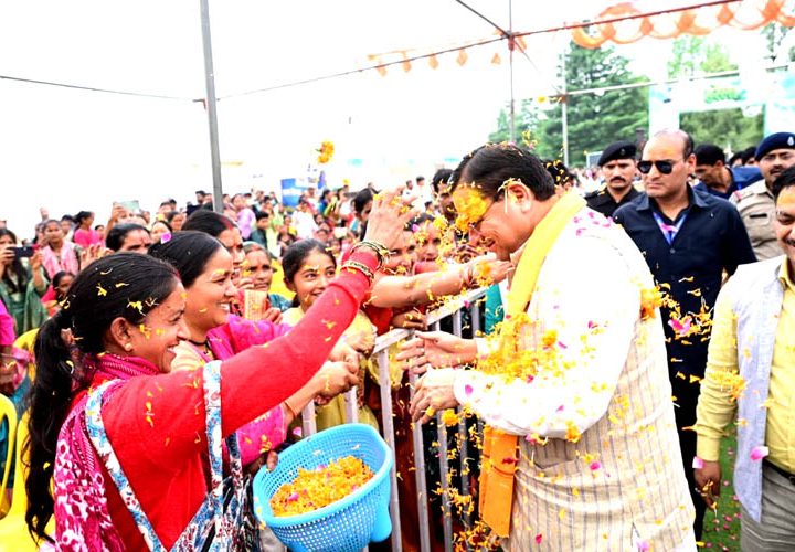 सीएम धामी ने हरेला पर्व पर किया राज्य स्तरीय पौधारोपण कार्यक्रम का शुभारंभ