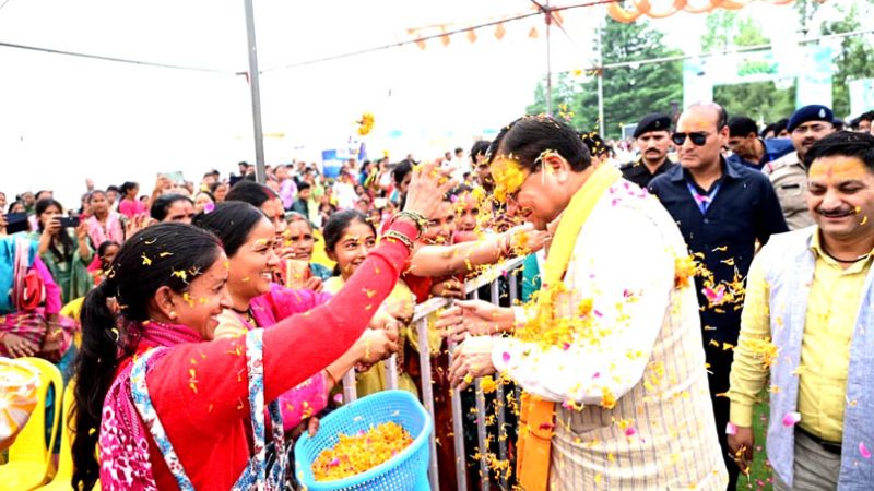 सीएम धामी ने हरेला पर्व पर किया राज्य स्तरीय पौधारोपण कार्यक्रम का शुभारंभ