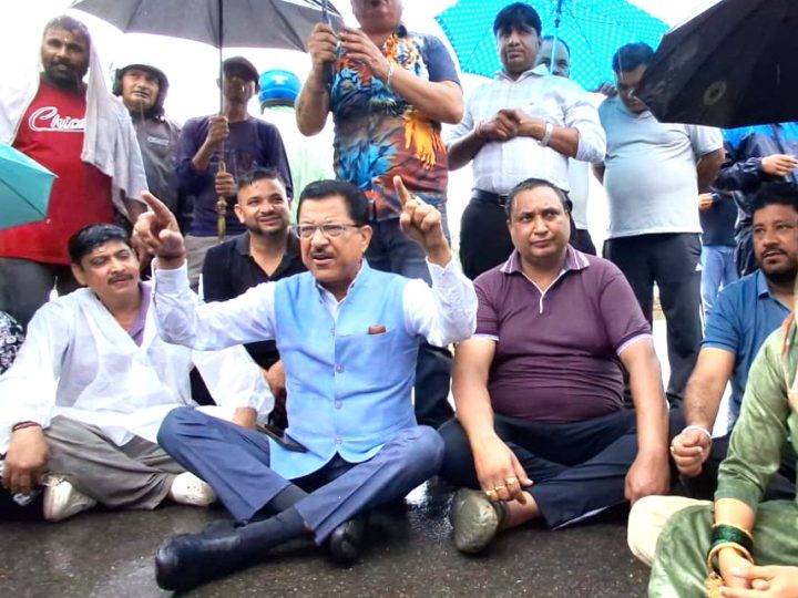 पुल की एप्रोच रोड के ध्वस्त होने पर सरकार पर हमलावर हुई कांग्रेस