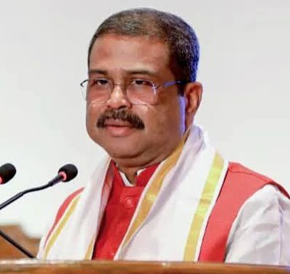 केंद्रीय शिक्षा मंत्री धर्मेंद्र प्रधान ने दिया इस्तीफा