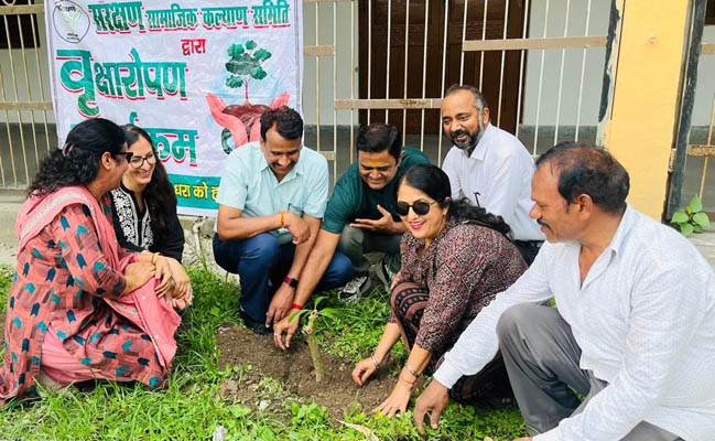 संरक्षण सामाजिक कल्याण समिति ने डीबीपीएस पीजी कॉलेज में किया वृ़क्षारोपण