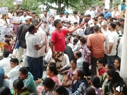 मेडिकल काॅलेज के लिए सड़कों पर उतरे टिहरी के लोग