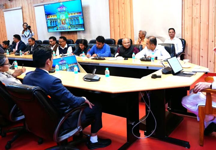 मुख्यमंत्री धामी ने की विकास कार्य, कानून व्यवस्था और जनसुविधाओं की समीक्षा