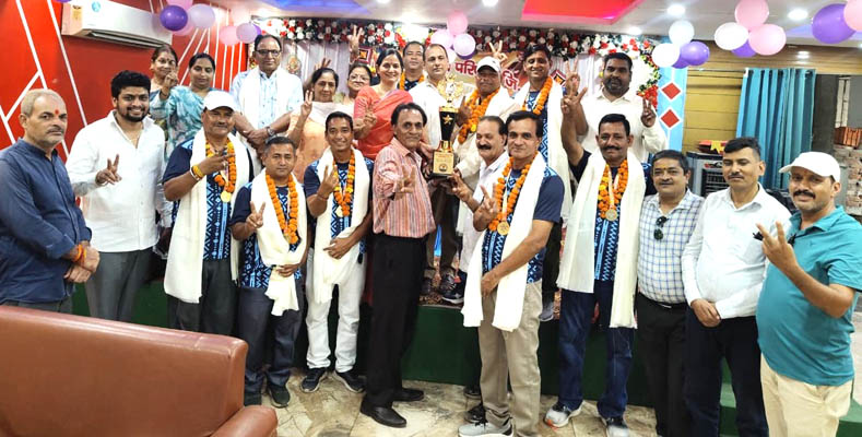 ऑल इंडिया चैंपियनशिप में गोल्ड मेडल विजेता पहाड़ी बॉयज फुटबॉल टीम भव्य स्वागत