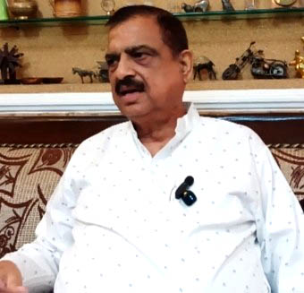 टिहरी जिले में कांग्रेस को लगा बड़ा झटका, पूर्व राज्य मंत्री रमेश उनियाल ने छोड़ी पार्टी