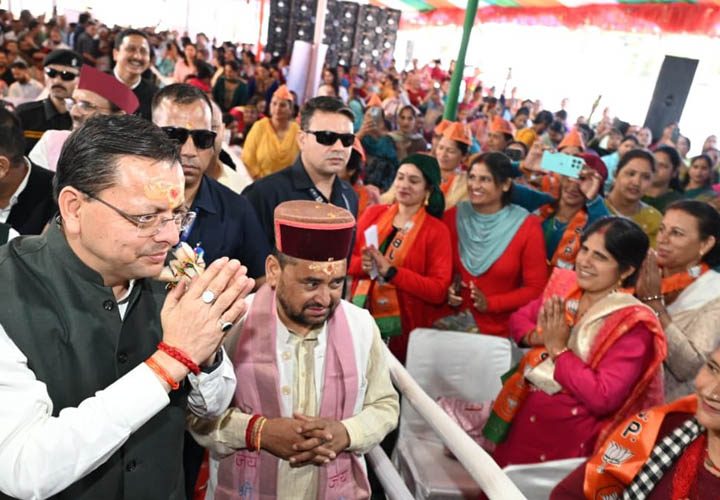सीएम धामी ने उत्तरकाशी में सेवा ज्योति कलश यात्रा में प्रतिभाग किया